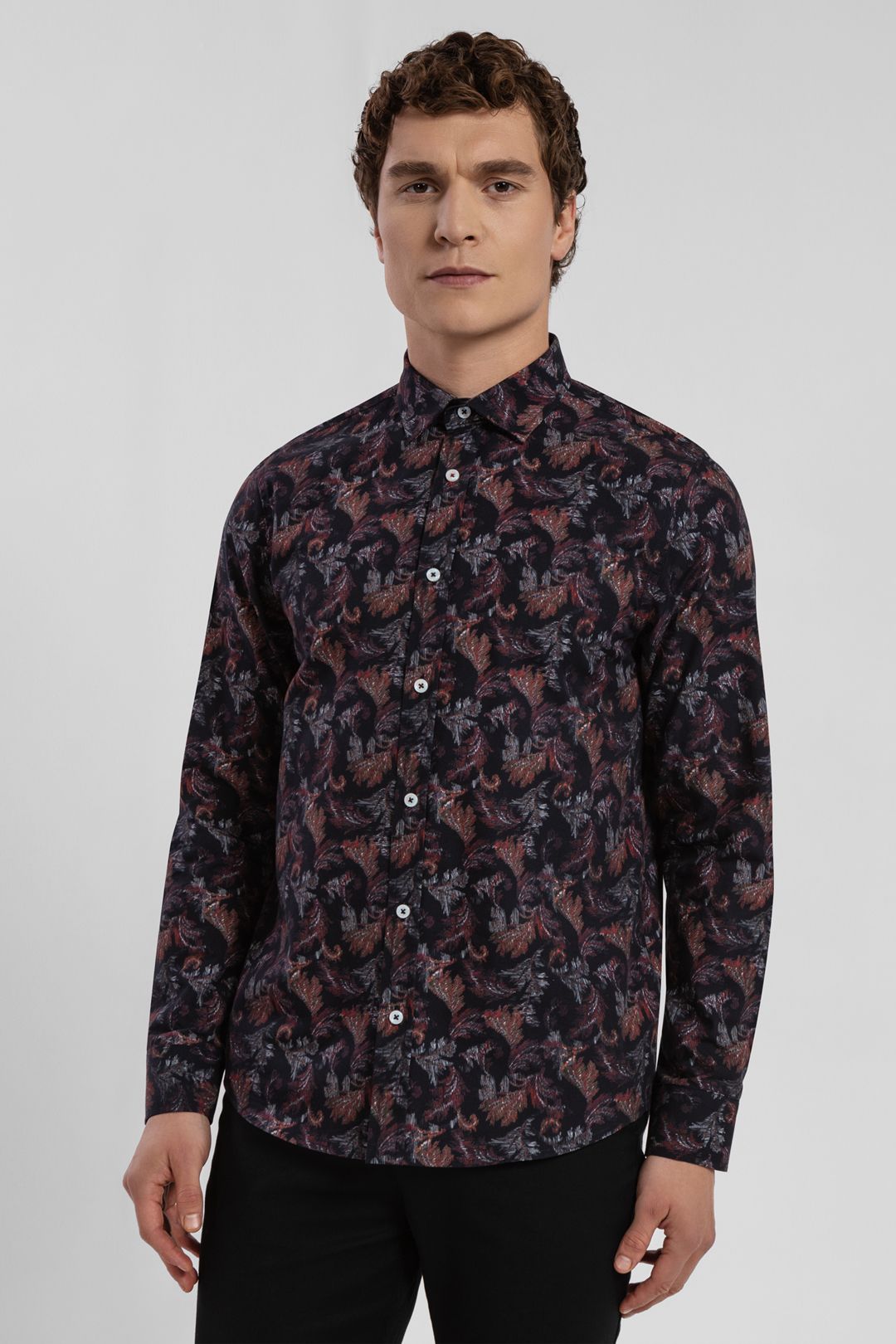 Make a statement with this limited edition, long-sleeved, slim fit shirt from Steel & Jelly. Featuri